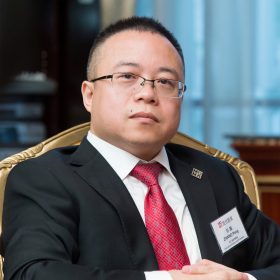 張鵬：每個人都有一顆騎馬追風的野心