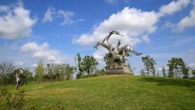 松江 | 集體回憶被喚醒,“云間奔鹿”雕塑在廣富林郊野公園安家 松江 | 集體回憶被喚醒,“云間奔鹿”雕塑在廣富林郊野公園安家