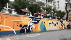 上海這條60歲老馬路換上“高級定制”,200米手繪墻讓街區更富人情味 上海這條60歲老馬路換上“高級定制”,200米手繪墻讓街區更富人情味