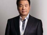 中坤董事長黃怒波:房地產還有20年大發展期毫無問題 中坤董事長黃怒波:房地產還有20年大發展期毫無問題