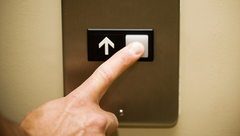 一年內成功加裝兩部電梯,上海這個小區告訴你老公房裝電梯最大難題并非差錢 一年內成功加裝兩部電梯,上海這個小區告訴你老公房裝電梯最大難題并非差錢