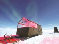 畫面太美 住雪橇上的酒店賞北極光