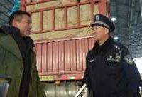 江楊市場里有位“萬金油”警官,助力銅川路水產市場平穩過渡 江楊市場里有位“萬金油”警官,助力銅川路水產市場平穩過渡