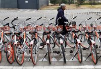 共享單車亂象怎么治？虹口建蓄車場而非單車“墳場”，讓車輛進出有序