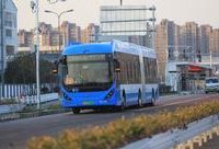 座旁USB接口、35厘米踏板高度……滬上首條BRT今通車，人性化設計隨處可見