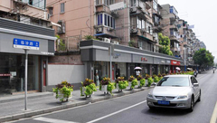 這個曾因“彭浦夜市”聞名的街道，竟創成上海首個無證照餐飲零經營街道