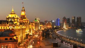 上海外灘回應馬路拍廣告1小時收2萬:系影視公司拍大片 上海外灘回應馬路拍廣告1小時收2萬:系影視公司拍大片