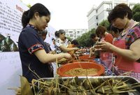 滬浙兩地百姓相聚端午,以“文化走親”活動留住共同記憶 滬浙兩地百姓相聚端午,以“文化走親”活動留住共同記憶