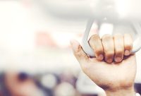 地鐵路網鎮坪路站實施半封閉改造之前，他們做的許多事情，乘客不一定都知道