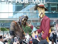 “堂吉訶德”碰撞“孫悟空”,上海街頭演出中外木偶大戲 “堂吉訶德”碰撞“孫悟空”,上海街頭演出中外木偶大戲