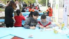 跟史依弘學京劇、免費學樂高……小鎮如何打出“高大上”的文化親子牌？