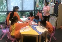 萬里街道的商品房公建配套建起了服務片區：這里可以喝咖啡看書遛娃種植物借東西……