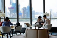 對接進口博覽會溢出效應，虹口成立“涉外免費辦公室”，為海外展商提供一站式投資服務