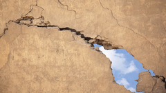 利用無人機等對隱蔽性違法建筑予以查證，虹口今年已拆除違法建筑超過14萬平方米