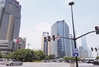 世紀大道的“空中蜘蛛網”沒了！