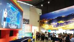 集裝箱變大屏幕、爛泥渡路“神還原”……浦東開發開放主題展巧說浦東28年歷史