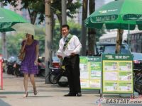 記者探訪限售的深圳樓市：高溫下中介拉客，差點落淚