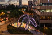 巨型“莫比烏斯環”驚現創智天地,亞洲最大互動數字雕塑點亮五角場 巨型“莫比烏斯環”驚現創智天地,亞洲最大互動數字雕塑點亮五角場