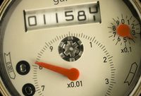 他們“監視”著老人家的水表，為的是第一時間了解這些