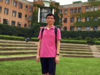 因為更換物業，他接到匿名信，窗被砸，再不敢讓孩子獨自乘車上學