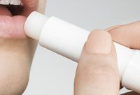 大白兔推潤唇膏,品牌跨界延伸為何漸成風潮? 大白兔推潤唇膏,品牌跨界延伸為何漸成風潮?