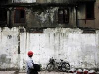 上海至今還有人在老舊住房拎馬桶，解決舊改”老大難“，關鍵是什么？