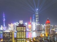 這兩天，陸家嘴的樓群燈光不一樣了，美得超現實……