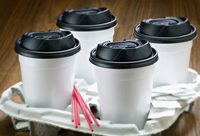 咖啡零售行業競爭再生變局，國際巨頭爭搭中國快遞小哥“順風車”