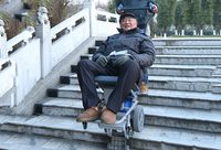 上海浦東新區36個街鎮配置“爬樓機”！腿腳不便的老人有了下樓“神器”