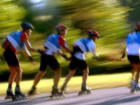 電動滑板車、平衡車、獨輪車、老年代步車、滑板、旱冰鞋，上海交警：上路全違法將嚴管