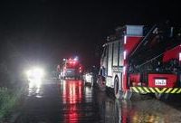 注意！最近在路上看到懸掛這種前所未見新號牌的車輛執行任務要讓行，否則涉嫌違法！