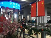 這個機場霸氣承諾：春運極端高峰出租車等候超半小時，免費巴士兜底把你送到市區樞紐！