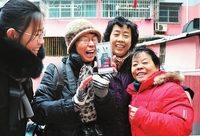 嘉定首個老小區加裝電梯項目成功！操辦者說：比宅基地上造幢樓難千百倍