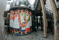 上海的涂鴉地標M50創意園區又現新作品，你能看懂嗎？