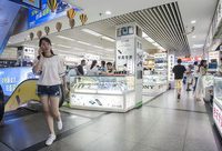 如果你是單身男性，那可是徐家匯“數碼黃牛”的最愛