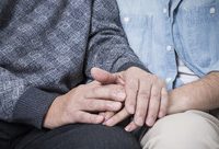 居委會簽了一份“沒有終點”的委托協議，為這個特殊家庭終身托底