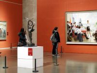 觀展人次數十萬,卻引發“游客過多”的爭議,當下,美術館該如何留住觀眾? 觀展人次數十萬,卻引發“游客過多”的爭議,當下,美術館該如何留住觀眾?