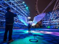 雙層旋轉木馬、美食集市、天使翅膀小舞臺——趁著夜色，錦江樂園又“火”了