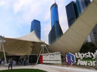 大疆迷你云臺相機,LED屏幕魔鞋……這些盡顯魔都氣質的時尚產品到了陸家嘴 大疆迷你云臺相機,LED屏幕魔鞋……這些盡顯魔都氣質的時尚產品到了陸家嘴