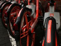 外賣吃完,餐盒扔了?先別,上海街頭共享單車開始用外賣餐盒做原材料了 外賣吃完,餐盒扔了?先別,上海街頭共享單車開始用外賣餐盒做原材料了