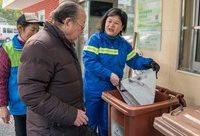 美女環衛工去上海社區講解垃圾分類，一出現便能圈粉無數