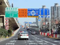 天目路立交改造首個工作日車流平穩,交警為司機“支招” 天目路立交改造首個工作日車流平穩,交警為司機“支招”