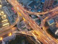 天天走的南北高架天目路立交大轉盤今晨啟動改造,兩條下匝道封閉拆除 天天走的南北高架天目路立交大轉盤今晨啟動改造,兩條下匝道封閉拆除