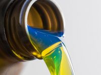 地溝油“華麗轉身”,嘉定467輛公交車喝上B5生物柴油 地溝油“華麗轉身”,嘉定467輛公交車喝上B5生物柴油