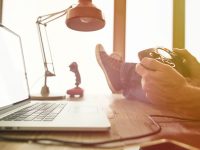 去年上海網游收入超700億元：新品斷檔，長線移動游戲產品支撐市場