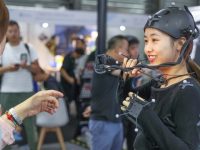 真人操控的虛擬主播,你會打賞?格斗機器人,可用在戰場?亞洲消費電子展在滬開幕 真人操控的虛擬主播,你會打賞?格斗機器人,可用在戰場?亞洲消費電子展在滬開幕