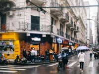 餐飲店緊挨居民樓,商家夜里偷倒垃圾,上海老城廂這些矛盾咋解? 餐飲店緊挨居民樓,商家夜里偷倒垃圾,上海老城廂這些矛盾咋解?