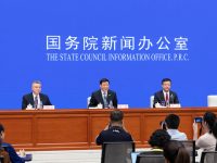 自貿區新片區、長三角一體化、特斯拉超級工廠、垃圾分類……這些問題應勇市長一一作答