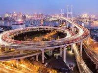 在上海選擇公共交通出行，為何平均每次要步行1088米？