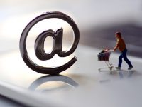 一支口紅從洛杉磯送到成都只要15元人民幣,但這家上海本土電商說零售價還能便宜 一支口紅從洛杉磯送到成都只要15元人民幣,但這家上海本土電商說零售價還能便宜